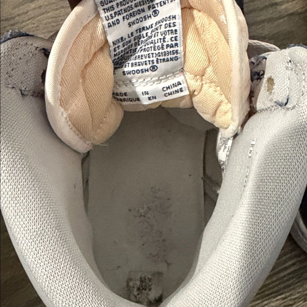 “Georgetown” Jordan 1 Hightops Men’s 10 - Picture 6 of 8